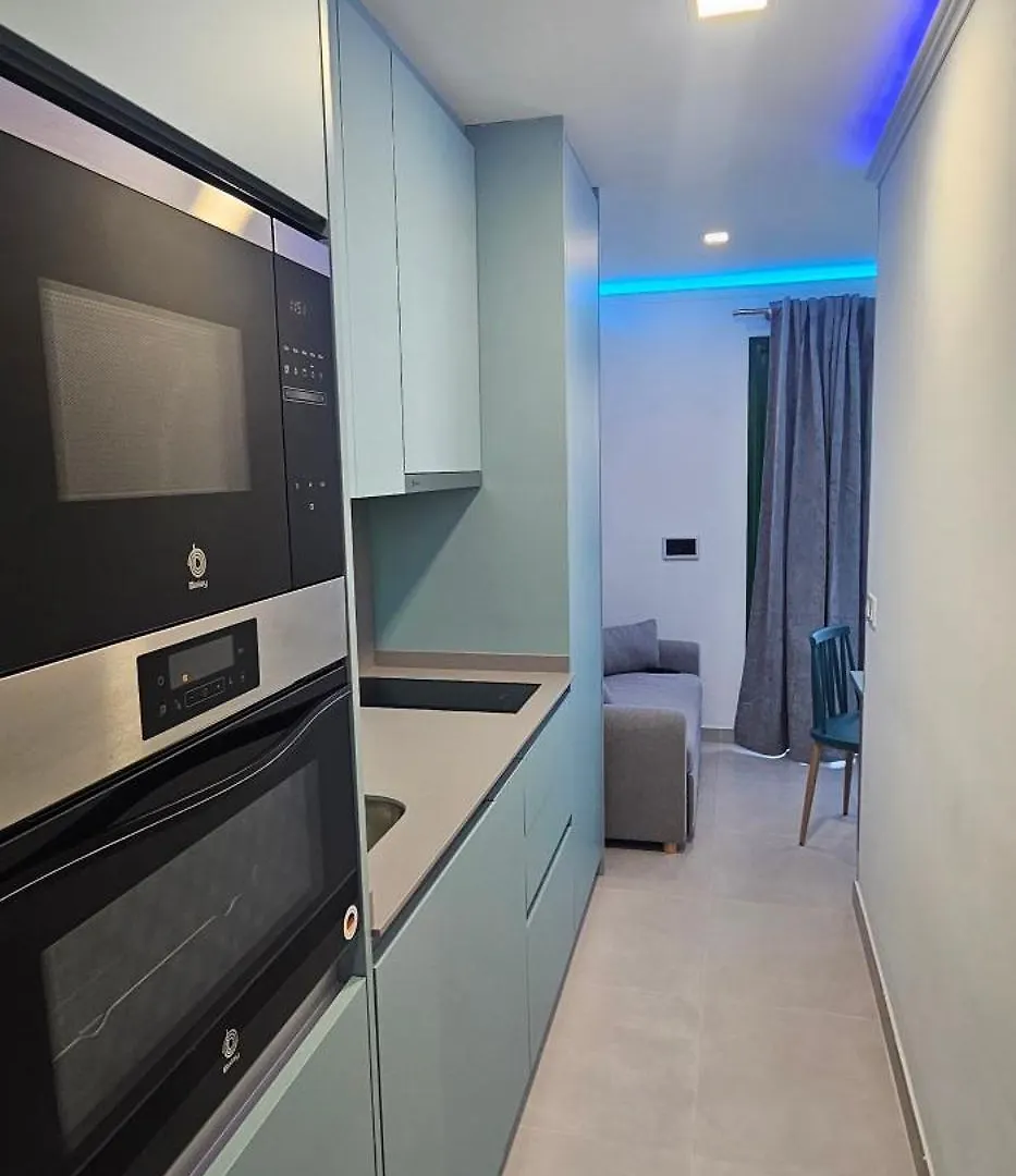 Alondras Green Aircon And Pool Arona